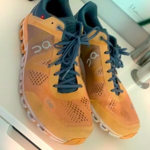 Barley used 8.5 On Cloud trainers.